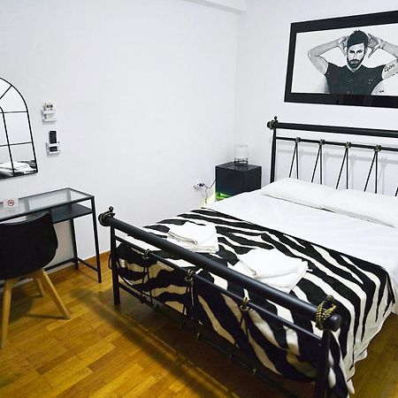 Nicko'S Room พีเรียส ภายนอก รูปภาพ