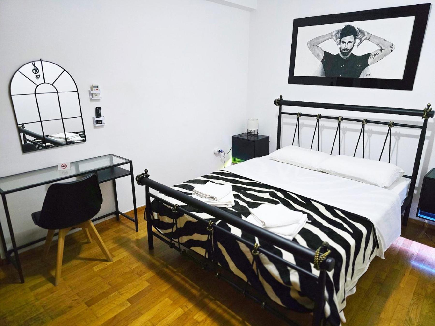 Nicko'S Room พีเรียส ภายนอก รูปภาพ